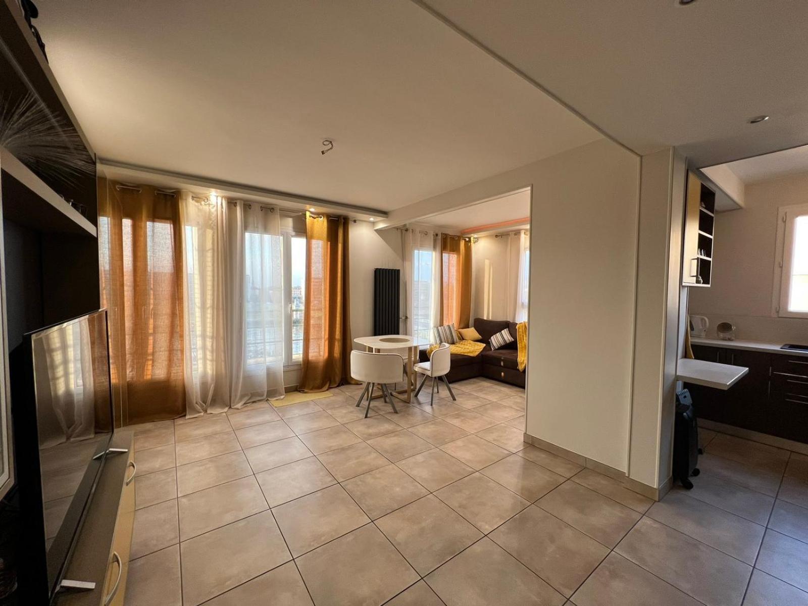 Chez Nata Apartment รูออง ภายนอก รูปภาพ